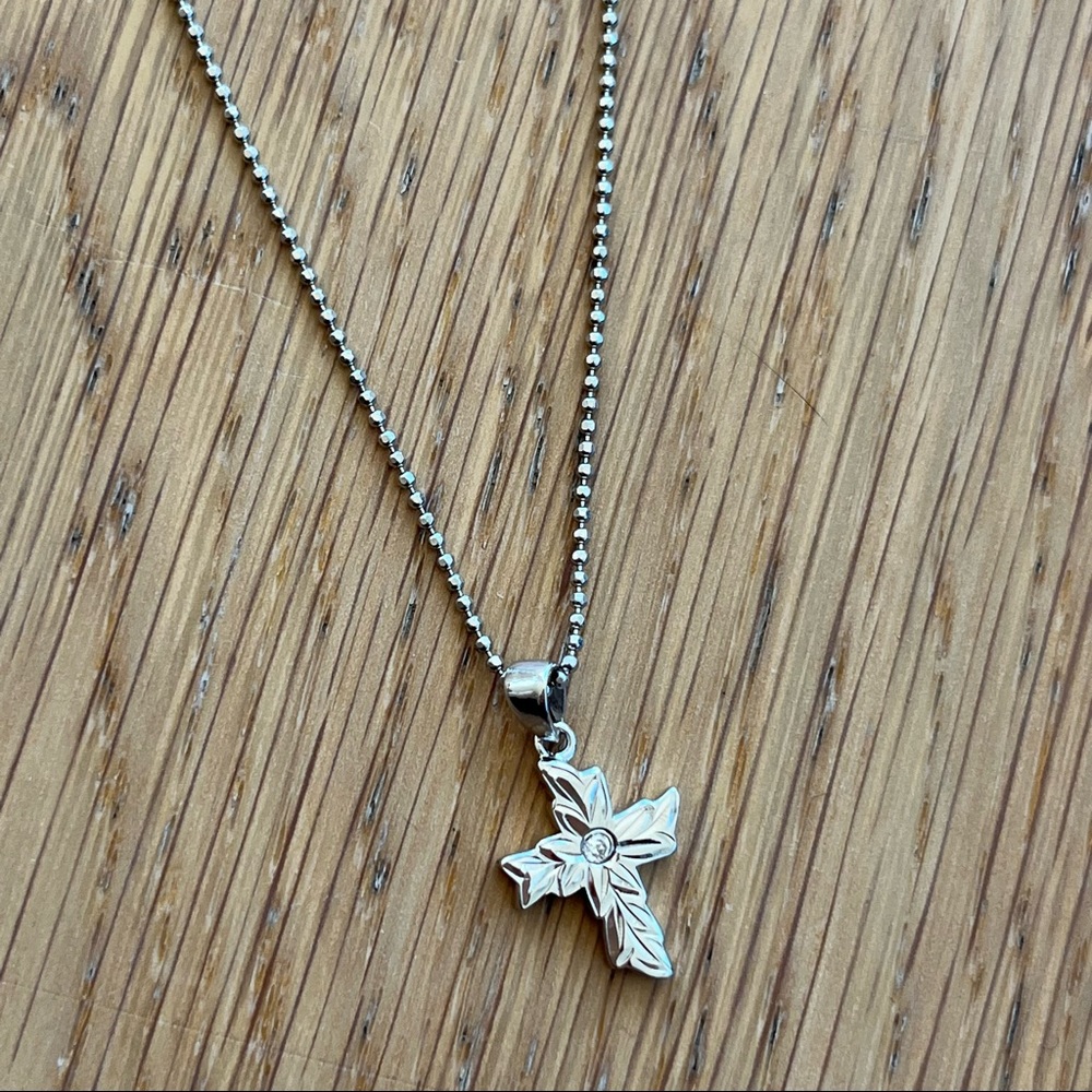 Sterling Silver Artsy Cross - Picture 5 of 8